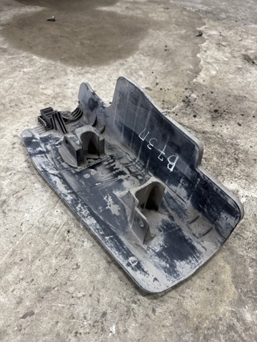 Захист заднього нижнього важеля 8W0505416E VAG