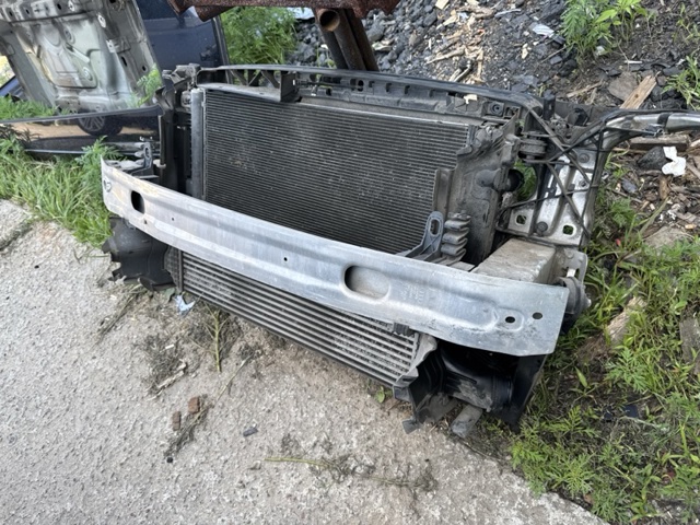 Панель передня 8W0805594 VAG