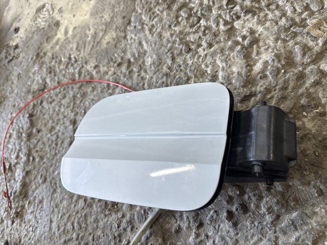 Лючок (дверцята) бензобака 8W0809907BGRU VAG