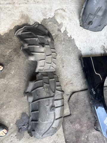 Підкрилок задній лівий 8W0810171F VAG