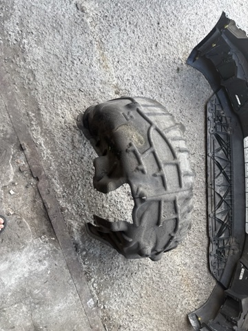 Підкрилок задній правий 8W0810172F VAG