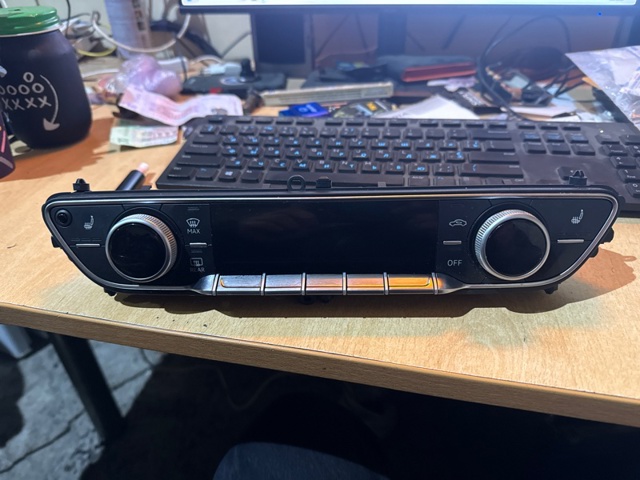 Блок управління кондиціонером 8W0820043AP5PR VAG