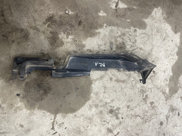 Заглушка жабо збоку 8W0821169B VAG