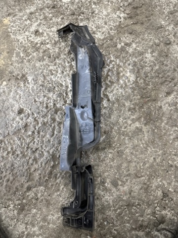 Заглушка жабо збоку 8W0821169C VAG