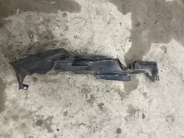 Заглушка жабо збоку 8W0821170B VAG