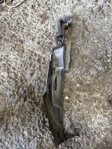 Заглушка жабо збоку 8W0821170C VAG
