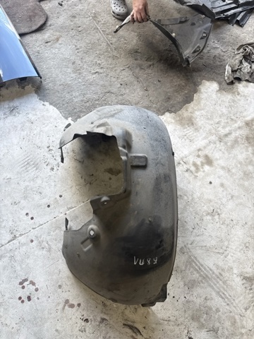 Підкрилок передній лівий 8W0821171A VAG