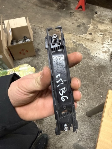 Ручка двере в зборі 8W0837206 VAG