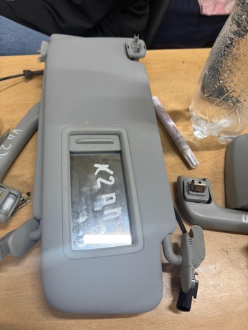 Козирок протисонячний 8W0857552AMEA7 VAG