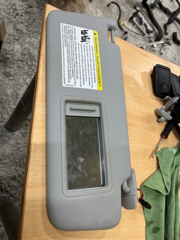 Козирок протисонячний 8W0857552BEA7 VAG