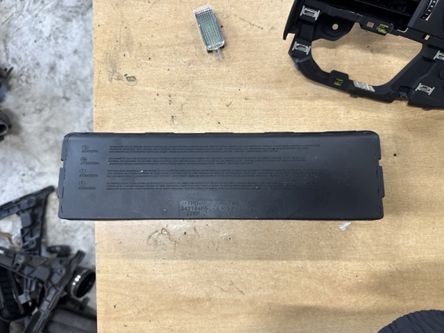 Подушка безпеки, водійська, AIRBAG, захисту колін 8W0880841D VAG