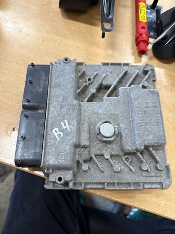 Блок електронного управління 8W0906259J8W0 VAG
