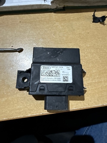 Блок керування генерацією звуку двигуна 8W0907159M VAG