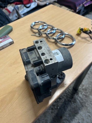 Блок АБС гідравлічний 8W0907379J VAG
