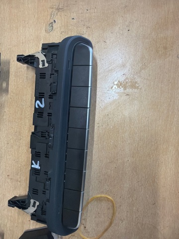 Блок кнопок центральної консолі 8W0925301BA5PR VAG