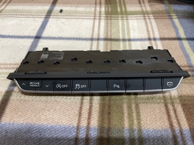 Блок кнопок центральної консолі 8W0925301BC5PR VAG