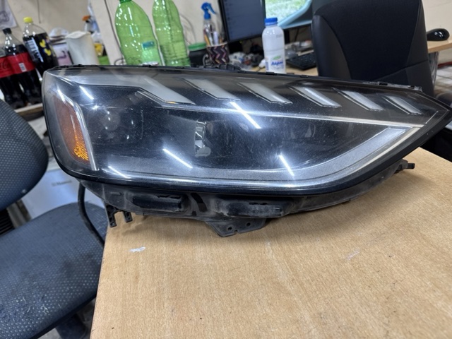 Права блок фара 8W0941034F VAG