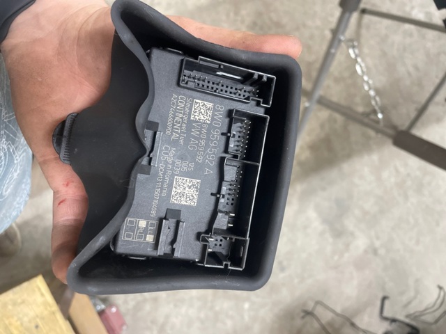 Блок комфорту передніх дверей 8W0959592A VAG