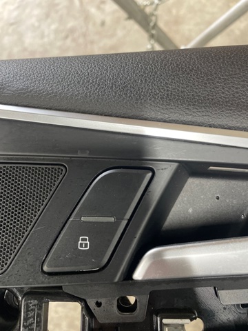 Вимикач центрального замка 8W09621085PR VAG