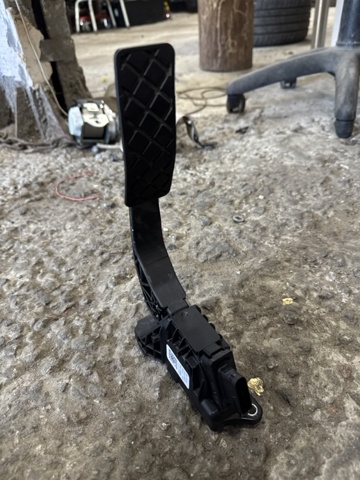 Педаль газу (акселератора) 8W1723523 VAG