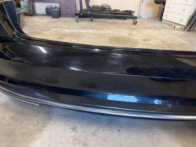Кожух бампера заднього 8W5807067FGRU VAG