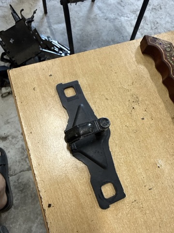 Зацеп замку кришки багажника 8W5827507 VAG