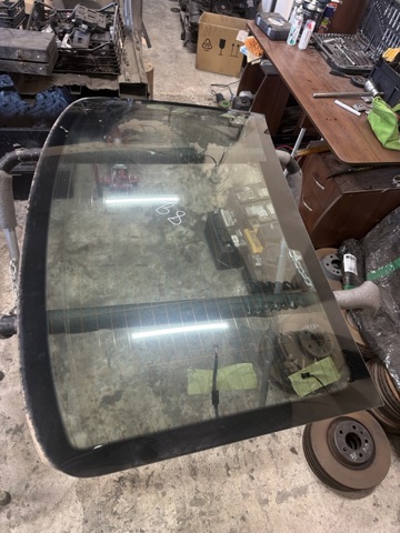 Скло заднє 8W5845501BNVB VAG