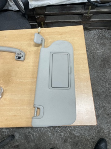 Козирок сонцезахисний 964005NA0A NISSAN