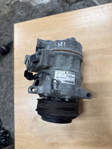Компресор кондиціонера A0008304002 MERCEDES