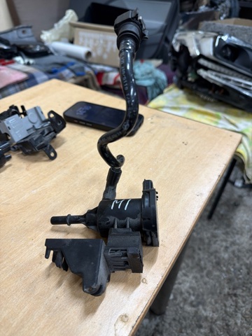 Клапан регенерації палива A0014760532 MERCEDES