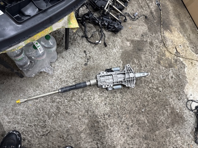 Колонка рульового управління A2054608701 MERCEDES