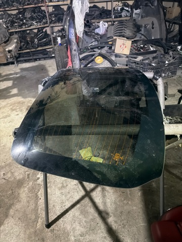 Заднє стекло A2056704500 MERCEDES