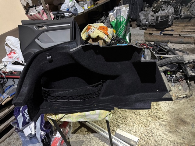 Облицювання багажного відсіку, ліве A20569083049F08 MERCEDES
