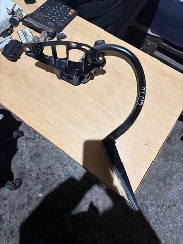 Петля багажника A2057500328 MERCEDES
