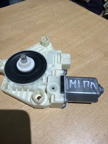 Привід ліфта передній A2139069901 MERCEDES