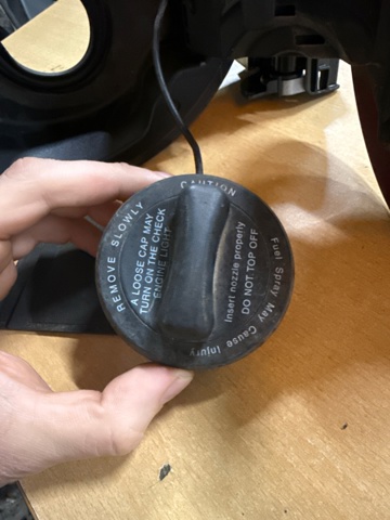 Кришка бензобаку A2224700205 MERCEDES