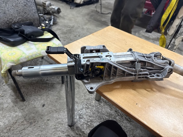 Колонка рульова A2464602316 MERCEDES