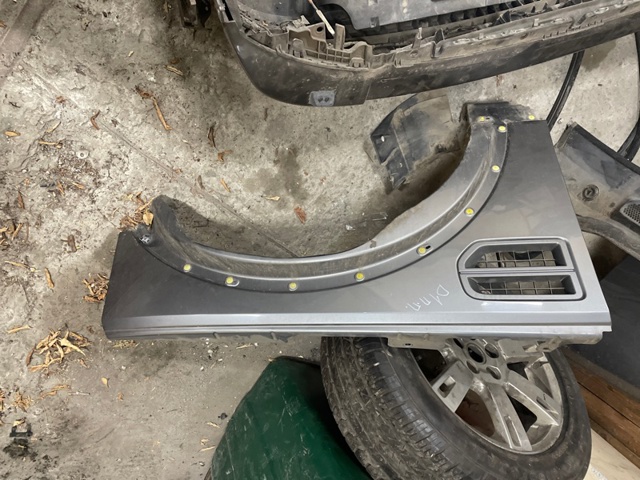 Переднє праве крило ASB780020 LAND ROVER