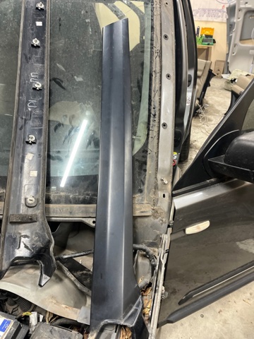 Рама вітрового скла ліва DCB000156PNP LAND ROVER