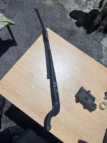 Важіль-поводок склоочисника лобового скла DKB500570 LAND ROVER