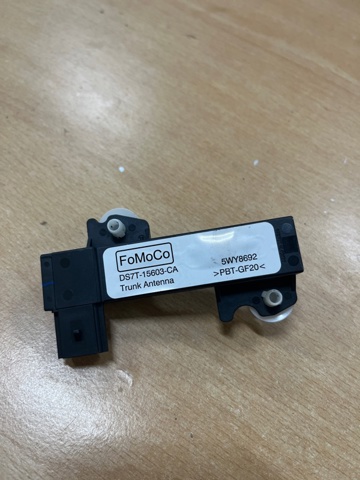Підсилювач сигналу антени DS7Z19D596A FORD