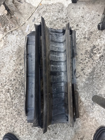 Повітроводи системи охолодження двигуна DXJ500070 LAND ROVER