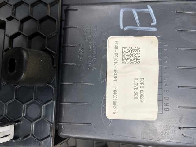 Ящик для рукавичок (бардачок) FT4Z5806010BF FORD