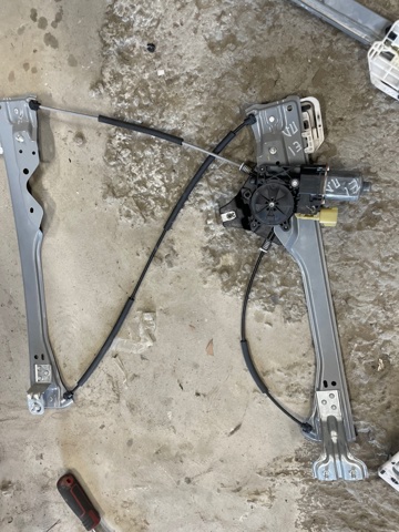 Механізм стеклопідйомника дверей передніх, лівих FT4Z5823209H FORD