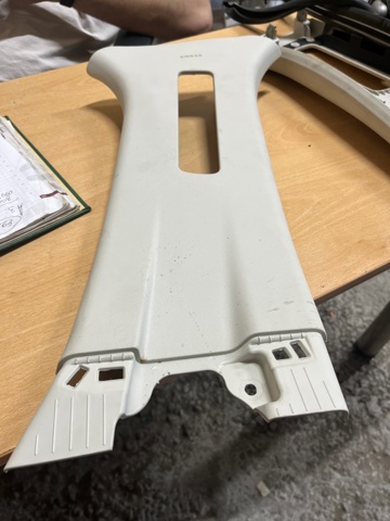 Обшивка стійки кузова внутрішня, середня права FT4Z5824356AC FORD