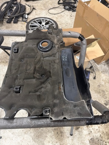 Кришка двигуна декоративна LBH500290 LAND ROVER
