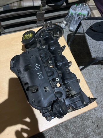 Колектор впускний, правий LR005496 LAND ROVER