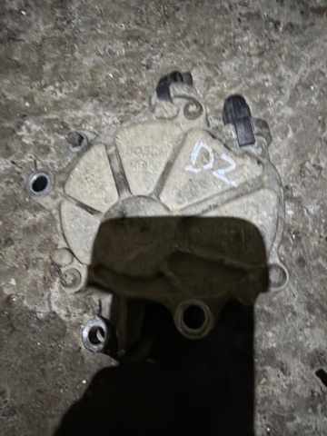 Насос вакуумний LR006649 LAND ROVER