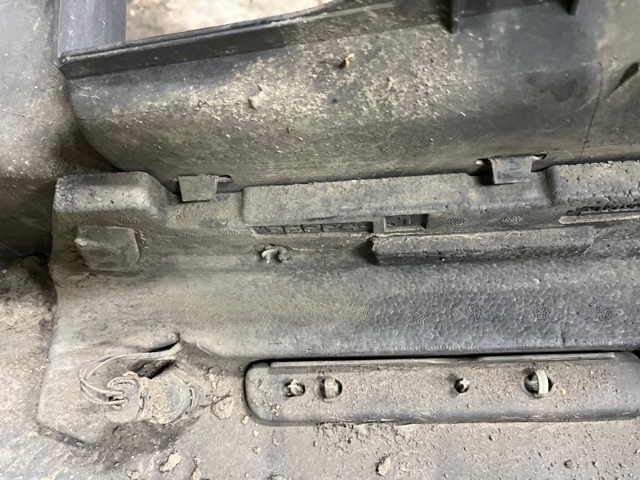 Абсорбер бампера заднього LR010132 LAND ROVER