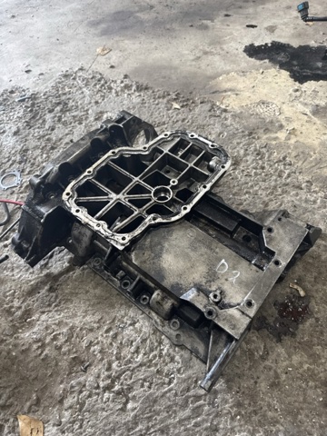 Піддон масляний картера двигуна, верхня частина LR011693 LAND ROVER